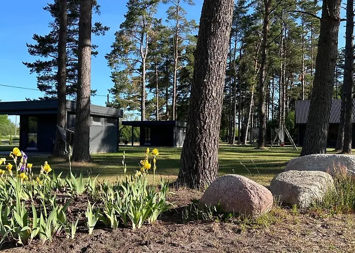 Maennituka Suvetuba Kirikukula (Saaremaa)